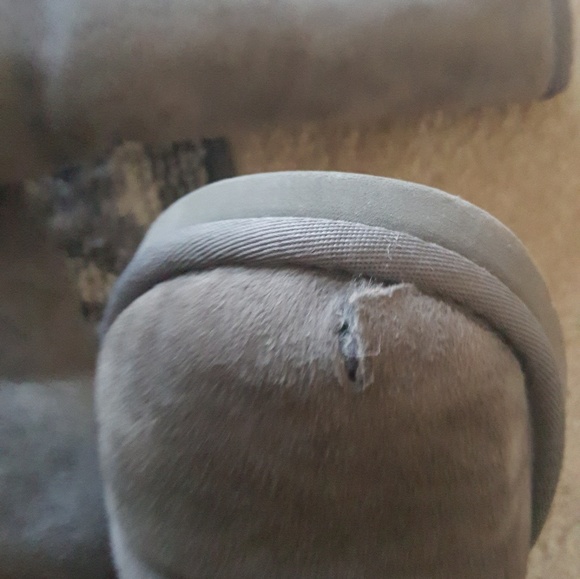 Grey ugg boots - Picture 3 of 3